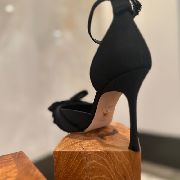 Christian Dior - ADIORABLE PUMPS W/ ANKLE STRAP (RARE FIND!) - Picture 9 of 10